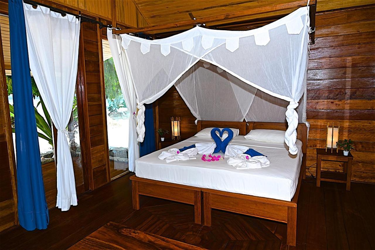 Agusta Eco Resort Pulau Mansuar Exterior photo
