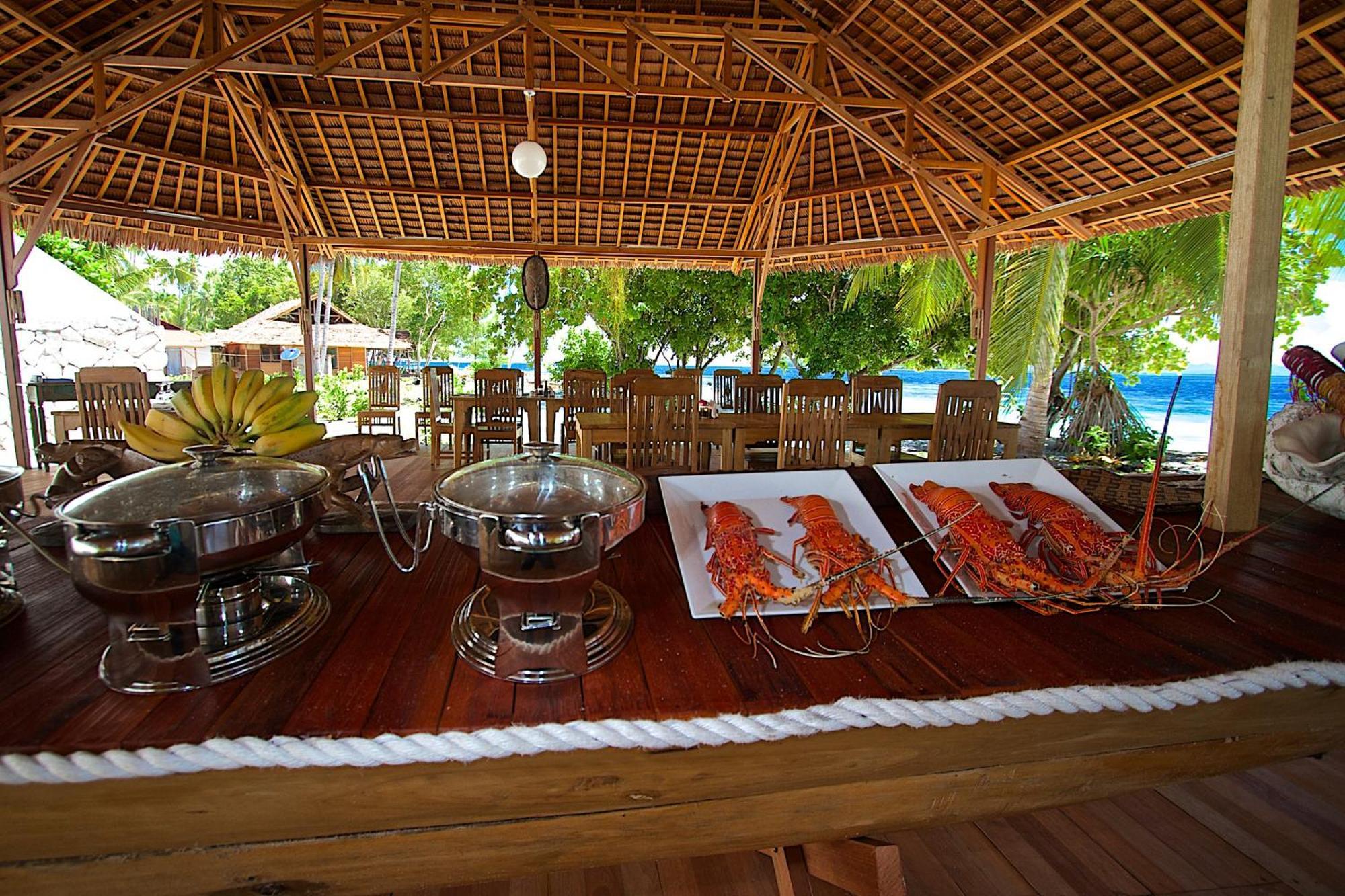 Agusta Eco Resort Pulau Mansuar Exterior photo